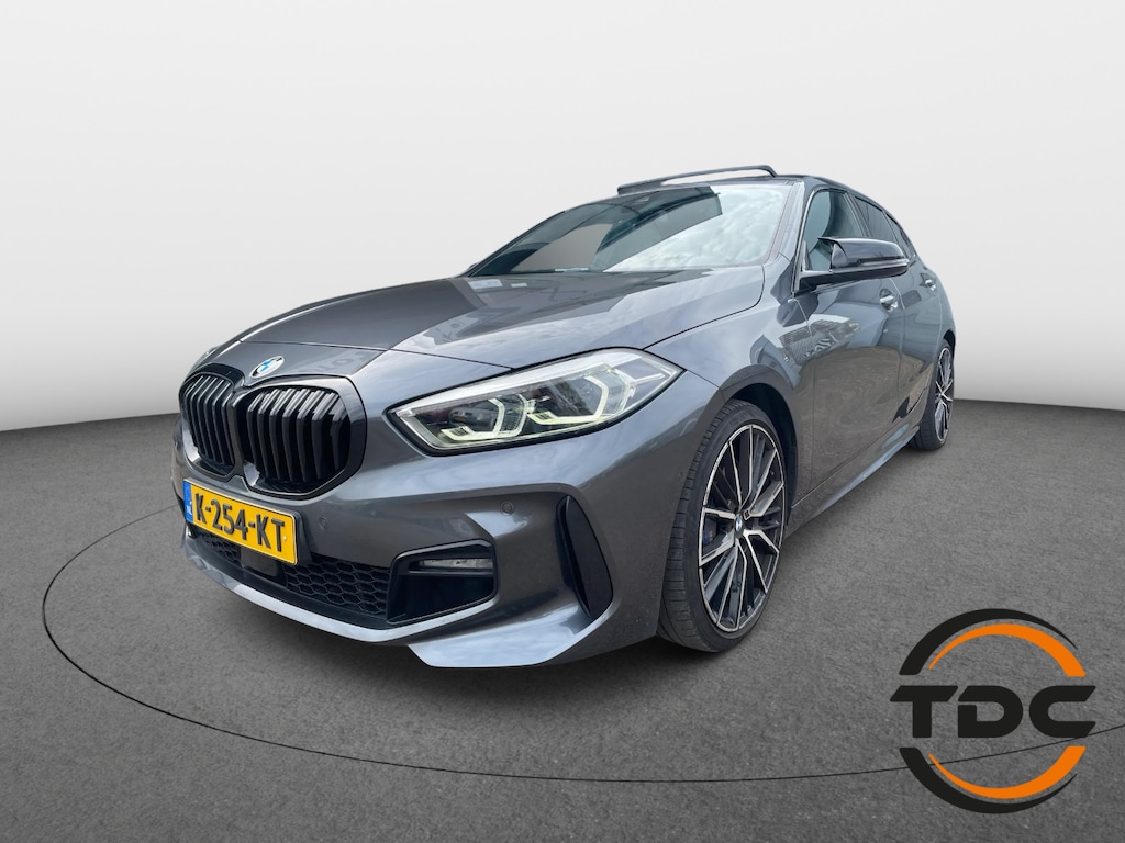 BMW 1-Serie 120i High Executive Edition M PANO CAMERA LEER HEAD-UP