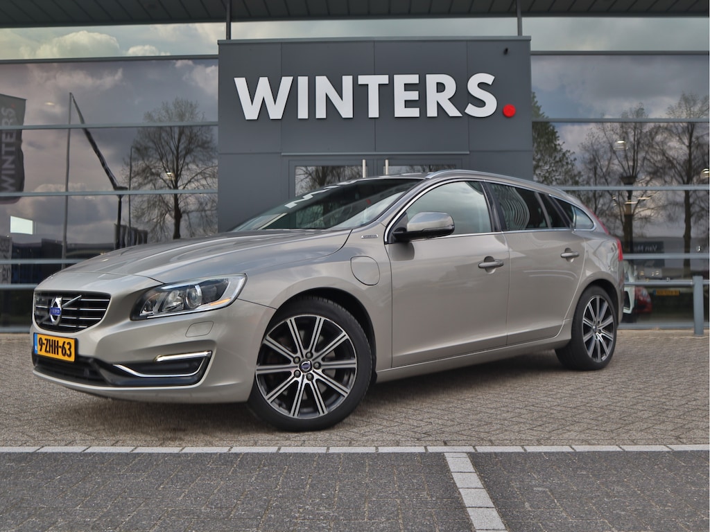 Volvo V60 2.4 D6 AWD Plug-In Hybrid Summum Leder | Schuifdak | Trekhaak | Dealeronderhouden