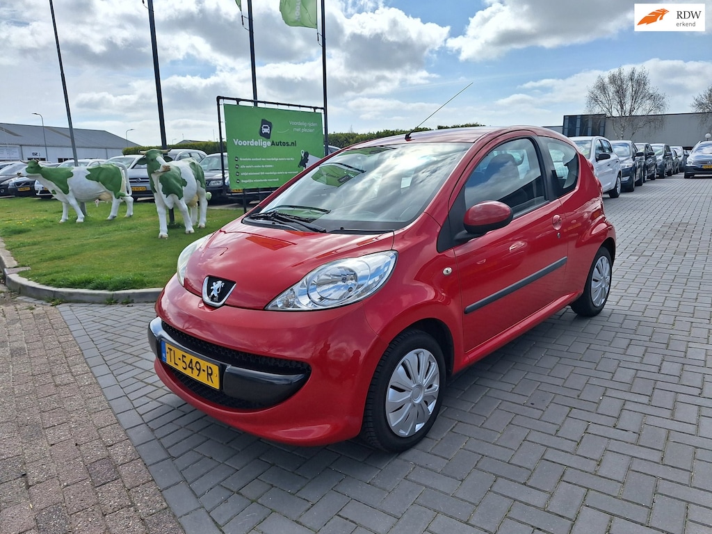 Peugeot 107 1.0-12V XR / Keurig ondeehouden / APK september 2026