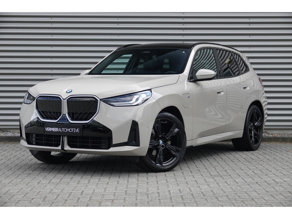 BMW X3 30e xDrive M Sport | Panodak | Trekhaak | Memory | Driving Assistant | 21 Inch | Iconic Glow |