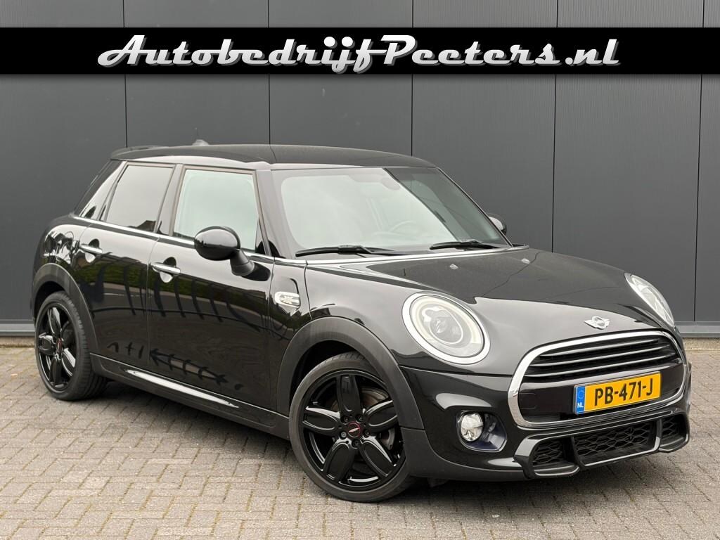 MINI Cooper 1.5 JCW pakket Leder Navi LED PDC Cruise NL-auto