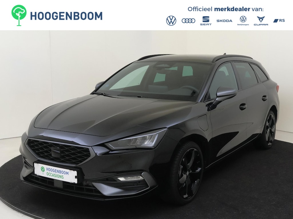 SEAT Leon Sportstourer 1.5 TSI e-Hybrid FR Business | Achteruitrijcamera | Keyless entry | Elektrische achterklep | Zwarte logo's | 18" Velgen zwart