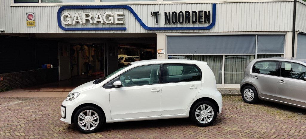 Volkswagen Up! 1.0 High Line 5 deurs , ECC , PDC achter