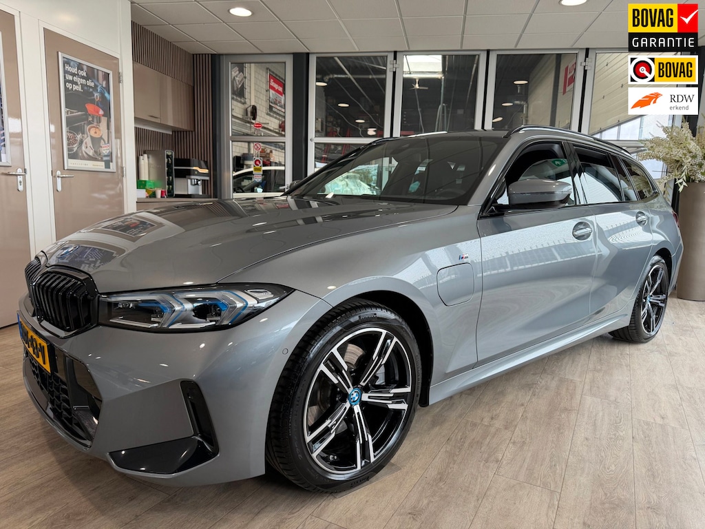 BMW 3-Serie Touring 330e HYBRIDE M-Sport Pakket