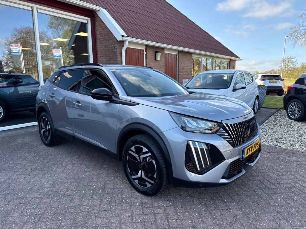 Peugeot 2008 1.2 PURETECH ALLURE Cruise Control/PDC/17'' LM
