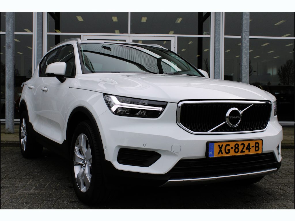 Volvo XC40 T4 191PK Automaat Momentum | Adapt. Cruise | Blis | Verw. Voorstoelen & Stuurwiel | Leder | Camera | DAB |