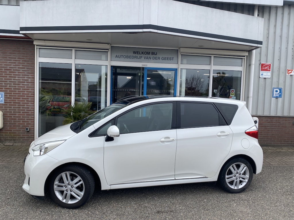 Toyota Verso-S 1.3 VVT-i Dynamic Leer Automaat Trekhaak