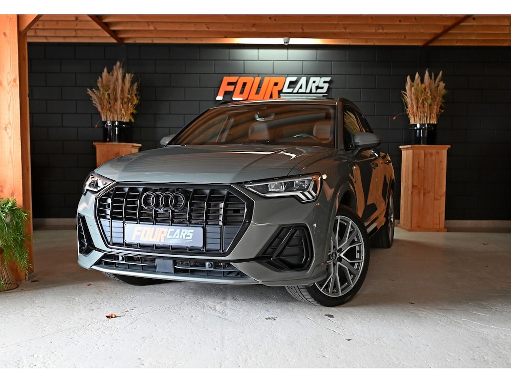 Audi Q3 45 TFSI e S edition | 2023 | 48.000KM | Panoramadak | 360 Camera | Lederen bekleding | Apple Carplay | Sfeerverlichting |