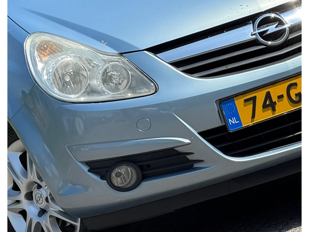 Opel Corsa 1.4-16V Cosmo | Ice Blue | Cruise/Fietsendrager/Airco/LMV - Keurig!