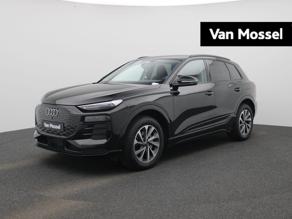 Audi Q6 e-tron edition 83 kWh 251 PK l SoH 100% | Adaptive cruise control l Climate control l Navigatie l Stuurverwarming l Stoelverwarming voor en achter l 360 graden camera l Carbon pakket l Trekhaak l Warmtepomp l Audi virtual cockpit plus l Audi sound system