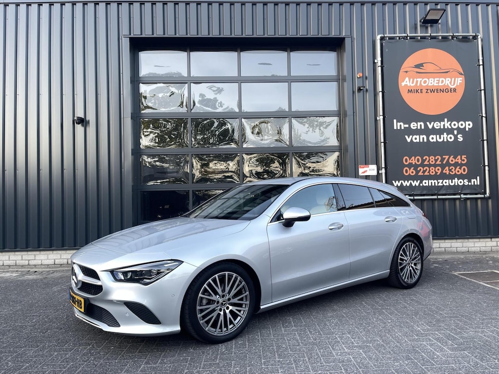Mercedes-Benz CLA Shooting Brake 180 AUT. MULTI BEAM|SFEERVERLICHTING|DISTRONIC|CARPLAY|CAMERA|CREME LEDEREN BEKLEDING|ORIGINEEL NEDERLANDS