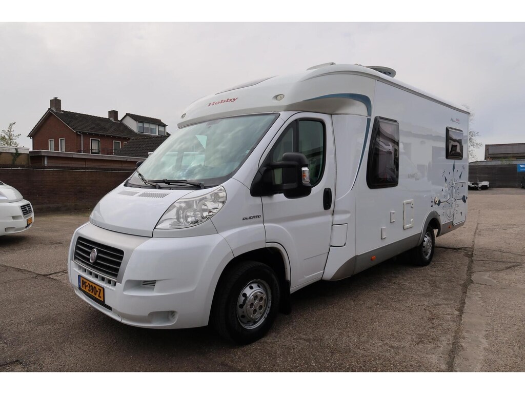 Hobby D 650 D650ESC|Enkele bedden|61766KM|Zeer netjes|2xAirco !