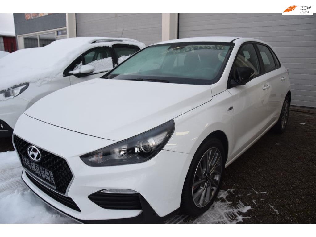 Hyundai i30 Fastback 1.0 T-GDI DRIVE, HELE NETTE AUTO VAN BJ 2019