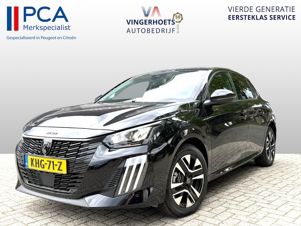 Peugeot 208 100 Pk Benzine * Sportieve Allure * KHG-71-Z * Navigatie & Spotify draadloos via Apple Carply / Android Auto op groot Touch Screen scherm * L.M. Velgen * Parkeersensoren * Climate & Cruise Control * Vingerhoets; Vierde Generatie Eersteklas Service. Al meer dan 100 jaar een begrip in de Brabantse Kempen.