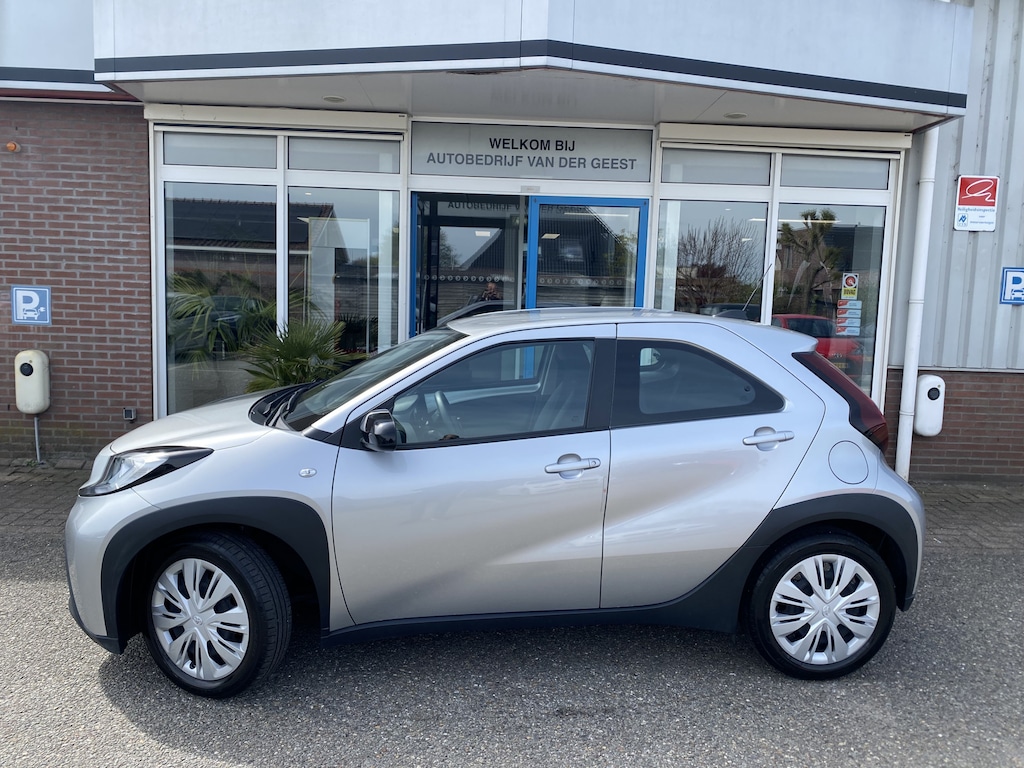 Toyota Aygo X 1.0 VVT-i S-CVT Play
