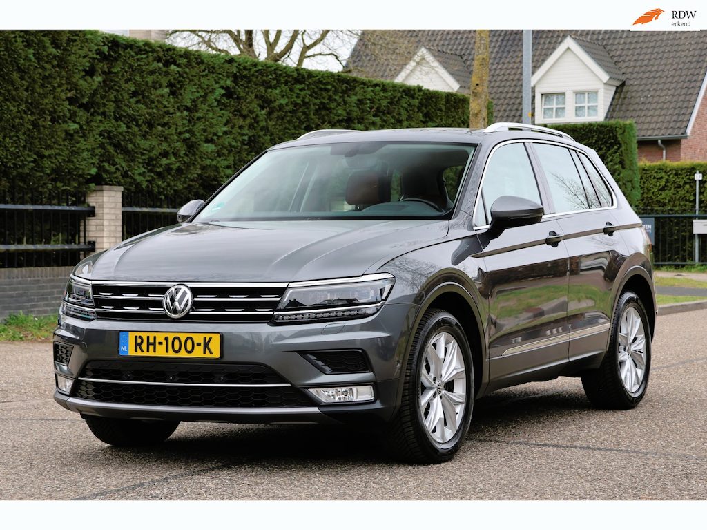 Volkswagen Tiguan 2.0 TSI 4Motion Highline | PANO | CARPLAY | VIRTUAL COCKPIT | CAMERA | TREKHAAK | MOOIE GOED ONDERHOUDEN AUTO |