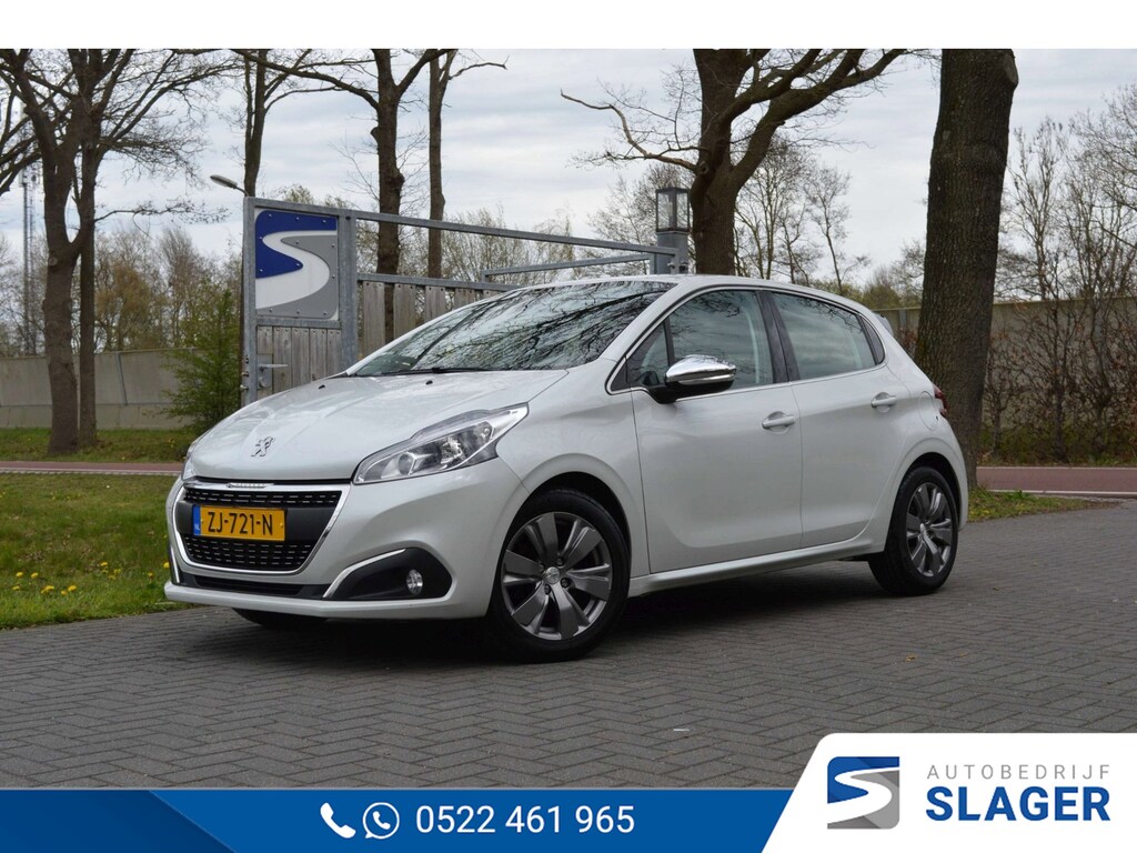 Peugeot 208 1.2 PureTech Blue Lease Allure 110pk | 6-bak | Navi | 5-deurs