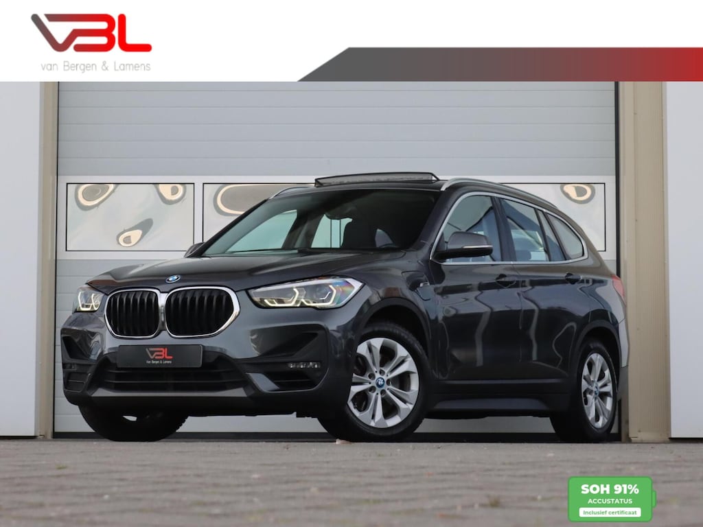 BMW X1 xDrive25e High Executive | SOH 91% | Trekhaak | Panoramadak