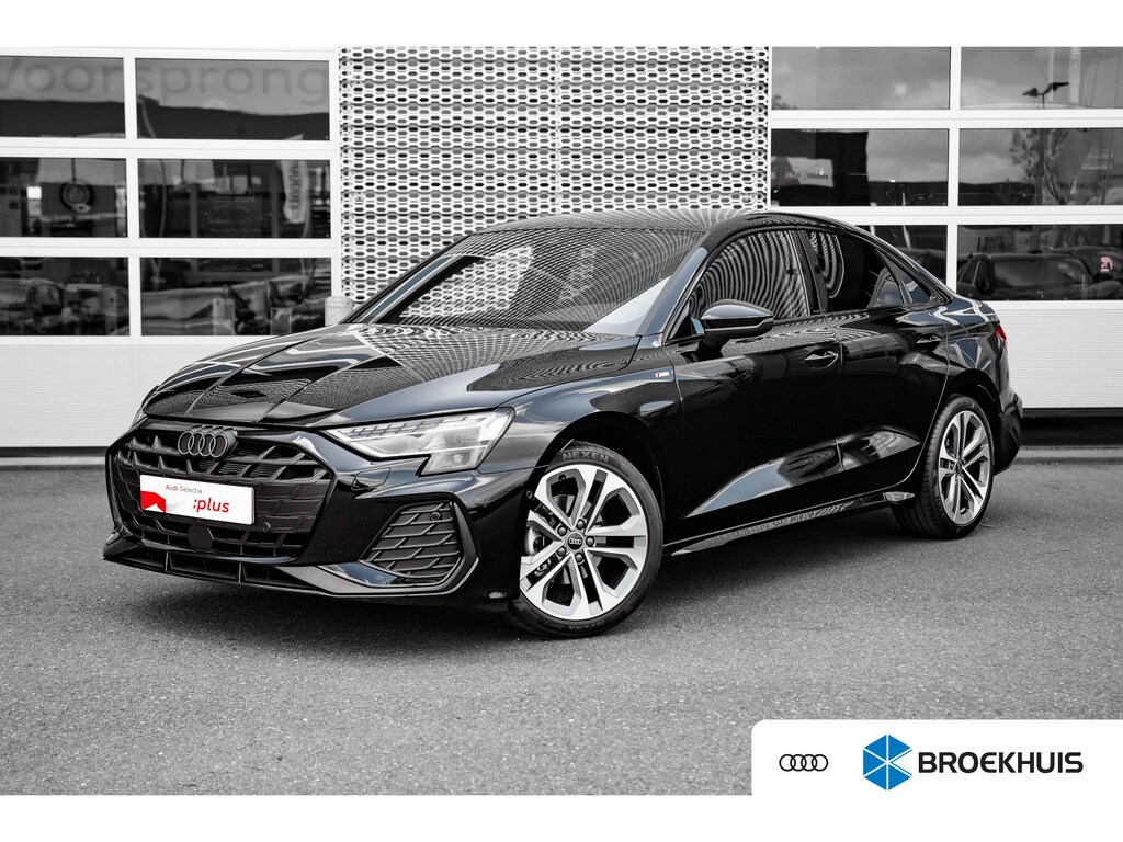 Audi A3 Limousine 30 TFSI S edition | Trekhaak | Carplay | Comfortpakket Plus | Achteruitrijcamera |
