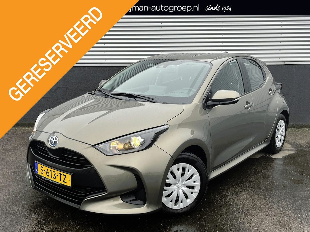 Toyota Yaris 1.5 Hybrid Active NL-auto! Apple CarPlay/Android Auto Navigatie, Achteruitrijcamera, Adaptieve cruise control, Climate control, Nieuw geleverd en dealeronderhouden