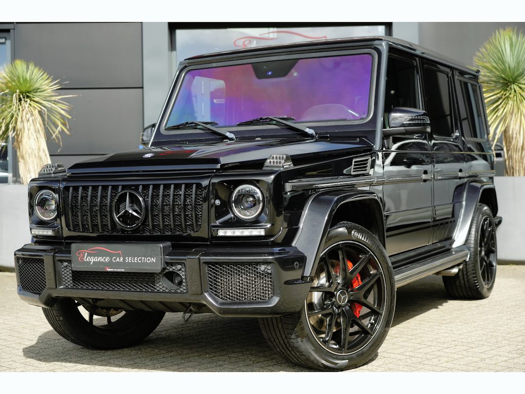 Mercedes-Benz G-klasse AMG 63 | 544PK | Schuifdak | Trekhaak | Camera | Leder | 20" | Mercedes-Benz G-Klasse AMG 63 544 PK met 5.5 V8 benzinemotor, elektrisch schuifdak, trekhaak, achteruitrijcamera, adaptieve cruise control, premium audiosysteem, navigatie, 20-inch AMG-velgen