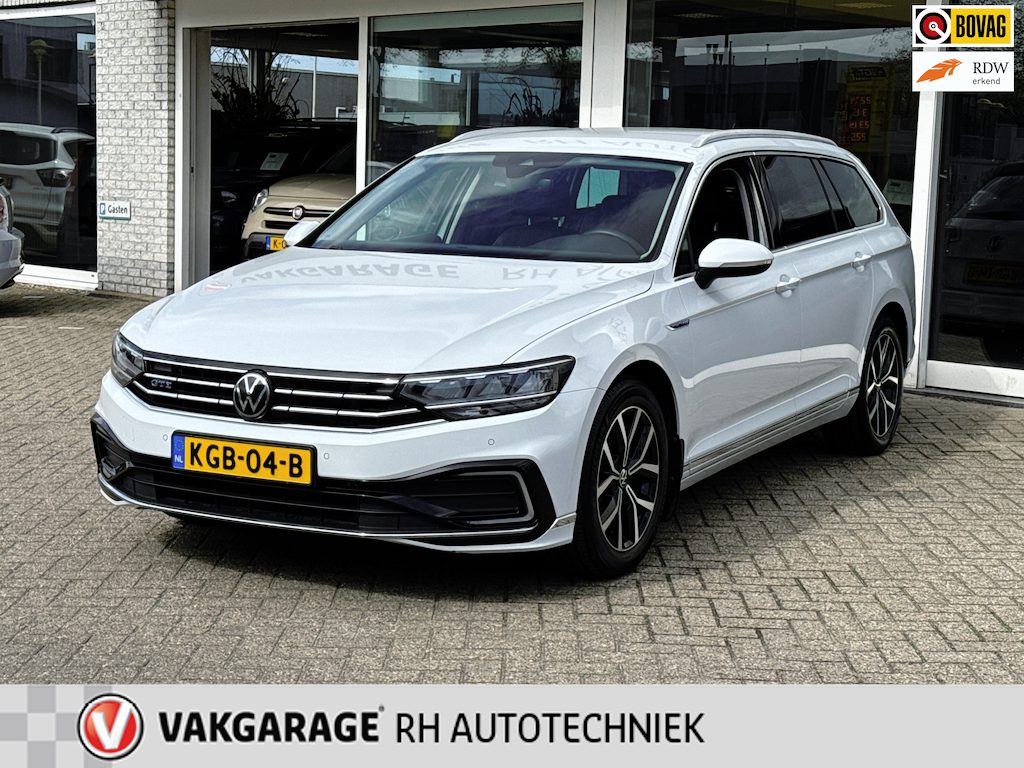 Volkswagen Passat 1.4 TSI GTE | Business| SOH 92,8% | Adaptieve cruise control |Trekhaak | Keyless entry|