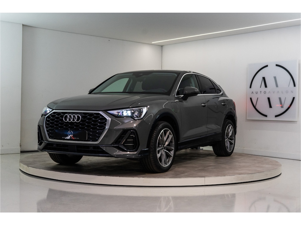 Audi Q3 Sportback 45 TFSI e Business Edition 245PK | Chronos | Carplay | Dodehoek | Stoelverw. | Garantie