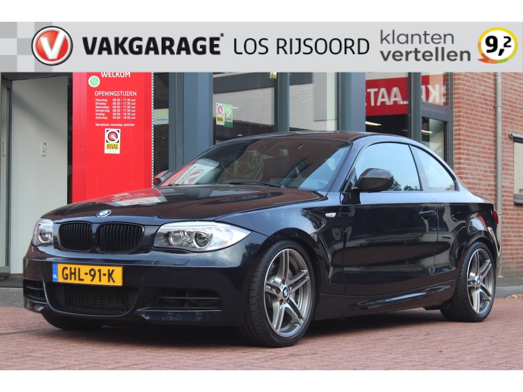 BMW 1-Serie 135i Coupé Handgeschakeld *High Executive* | Schuifdak | Stoelverwarming | Cruise & Climate Control | Vol- Leder |