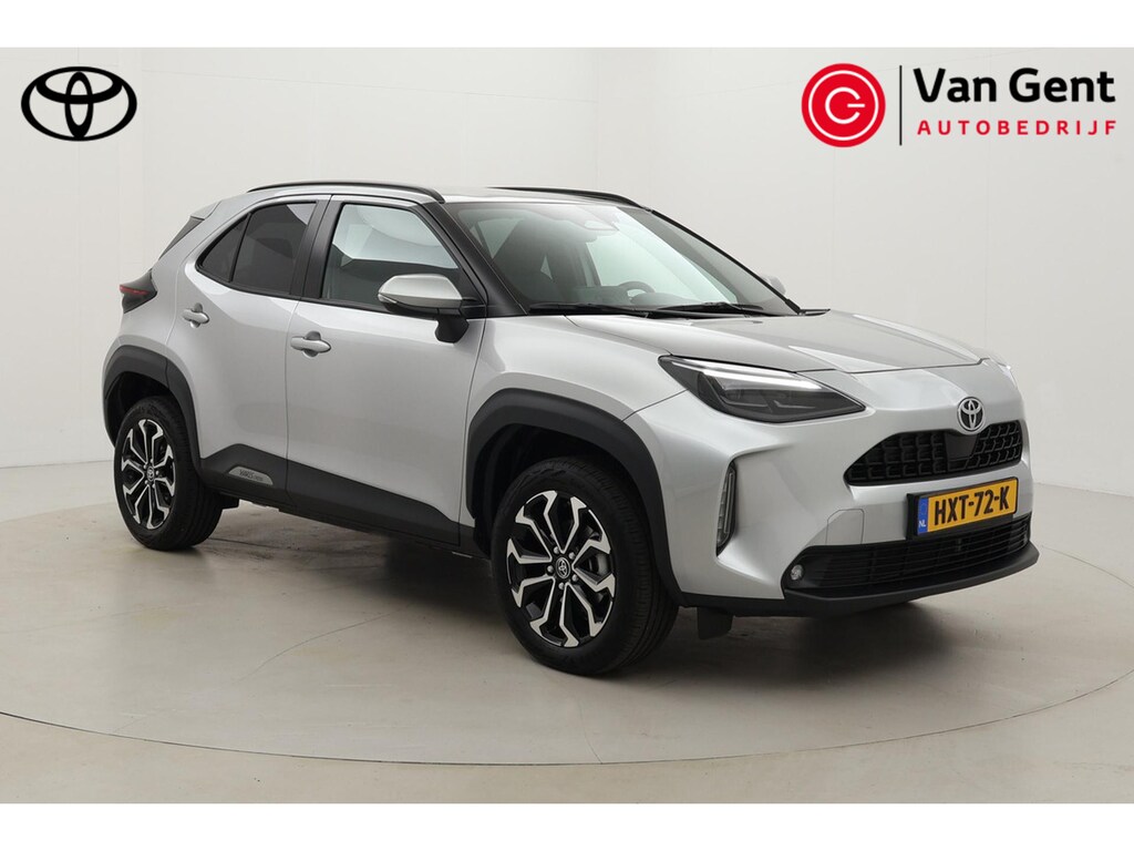 Toyota Yaris Cross 1.5 Hybrid 115 First Edition | Stoel-/stuurverwarming | Verwarmbare voorruit | Apple Carplay / Android Auto | Keyless | Adaptive Cruise | Full LED | Clima | Camera | 17 inch