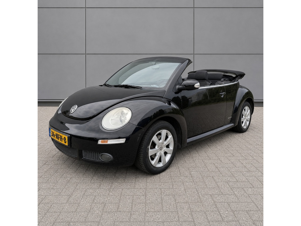 Volkswagen Beetle New Cabriolet 1.6 Automaat Highline Airco/Stoelverw/Cruise/PDC/Trekhaak/LMV