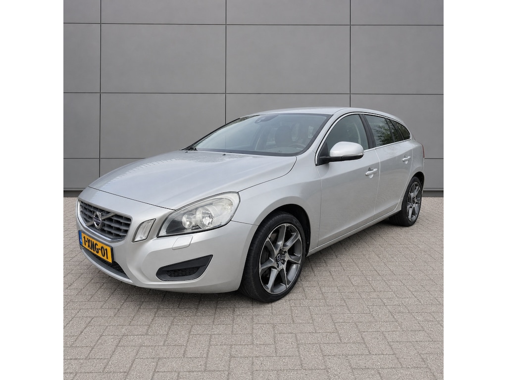 Volvo V60 2.0 T5 240 PK Momentum Leer/Stoelverw/Clima/Navi