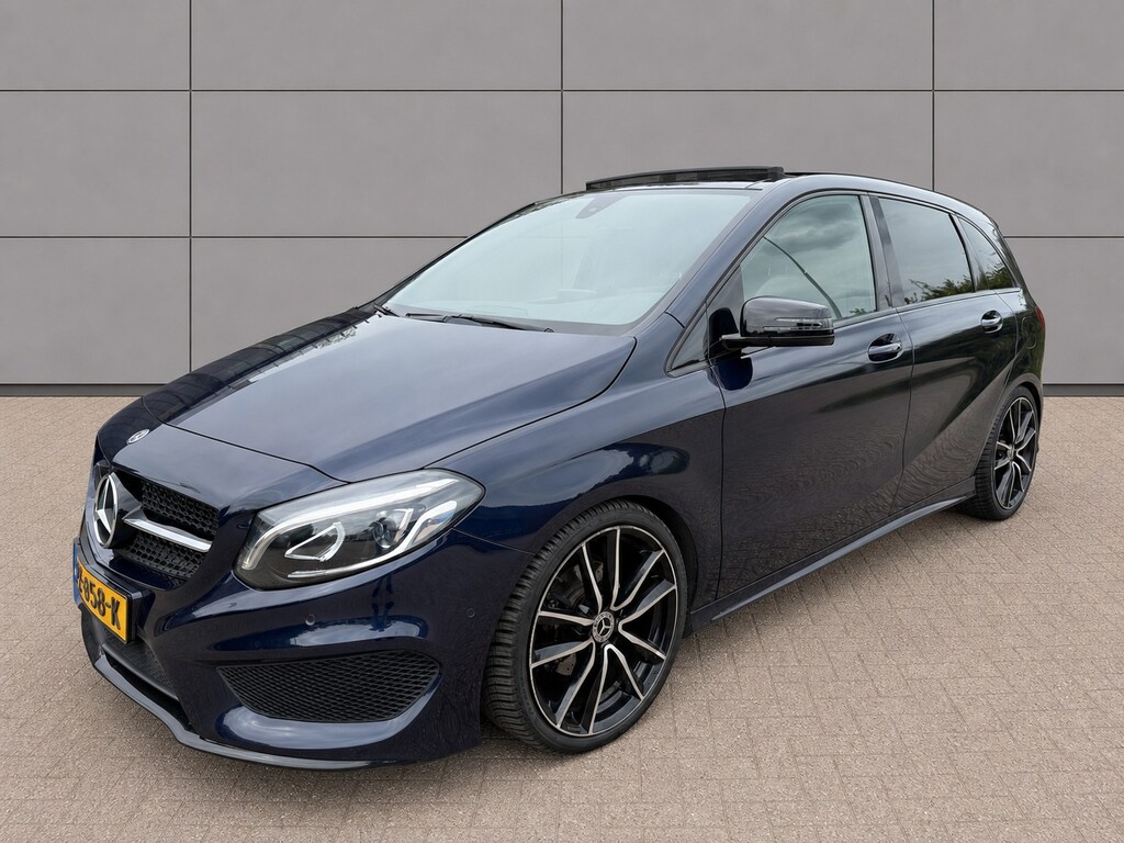 Mercedes-Benz B-klasse 180 Ambition AMG Panorama/Alcantara/Navi/PDC
