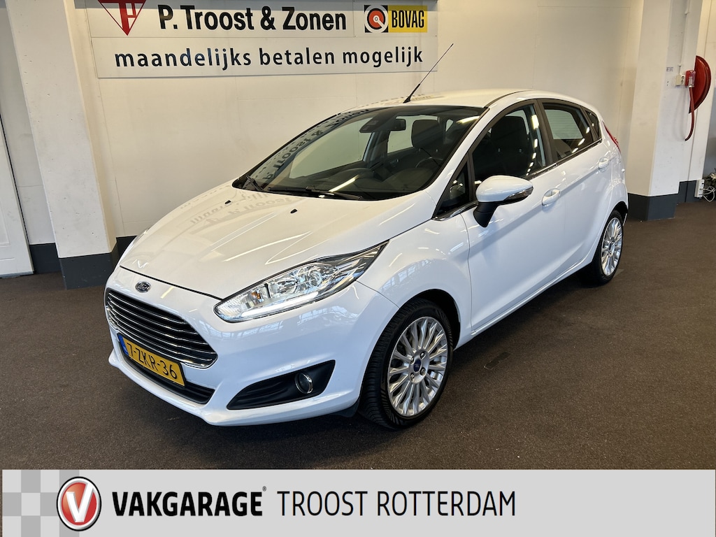 Ford Fiesta 1.0 EcoBoost Titanium | Cruise control | Climate control | Navigatie | Bluetooth | Parkeersensoren | Verwarmde voorruit | 100% Onderhouden
