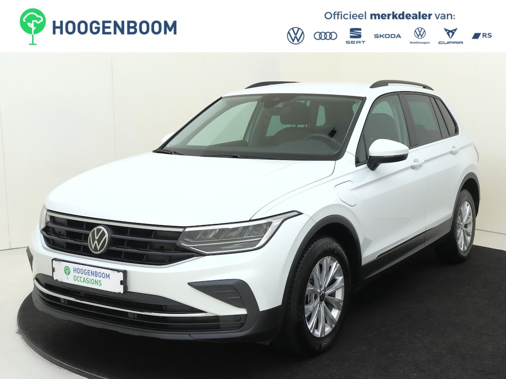 Volkswagen Tiguan 1.4 TSI eHybrid Life | SoH 89% | Trekhaak | Navigatie | Achteruitrijcamera | Adaptieve cruise control | Elektrische achterklep | Digital cockpit Pro | CarPlay |