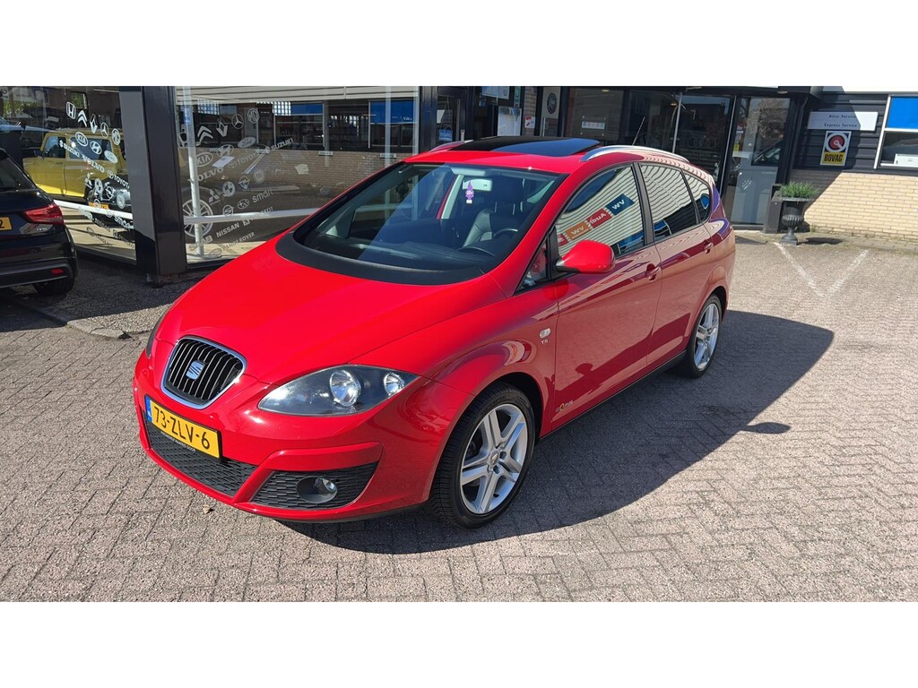 SEAT Altea XL 1.2 TSI Ecomotive Businessline COPA Panoramadak, lederen bekleding, trekhaak, dakrails, navi, tel, pdc, etc etc