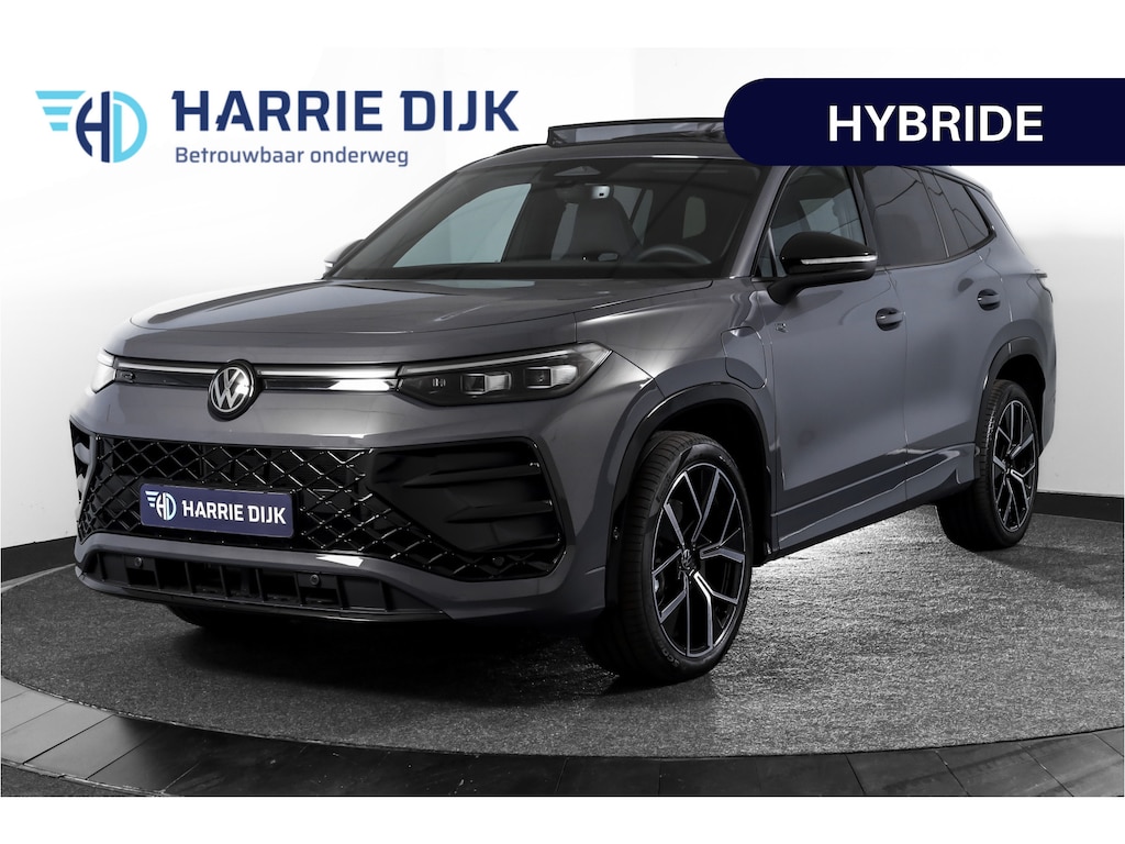 Volkswagen Tayron 1.5 eHybrid 272 PK R-Line | Black Style Pakket | S/K-Panodak | Elek. Trekhaak | Dig. Cockpit | Adapt. Cruise | Stoel-+Stuurverw. | Camera | App. Connect | ECC | Elek. Klep | LM 20" | 5958