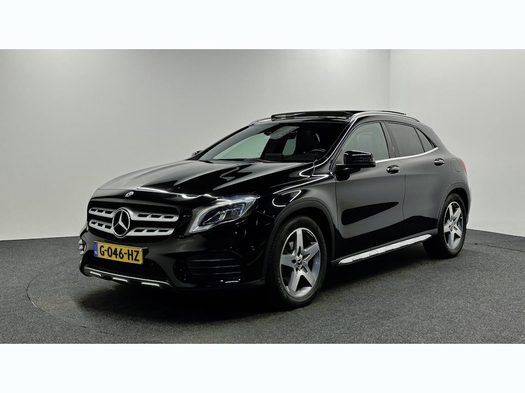 Mercedes-Benz GLA 180 Business Solution AMG Limited PANO CAMERA NAVI ECC CRUISE 40000 KM.