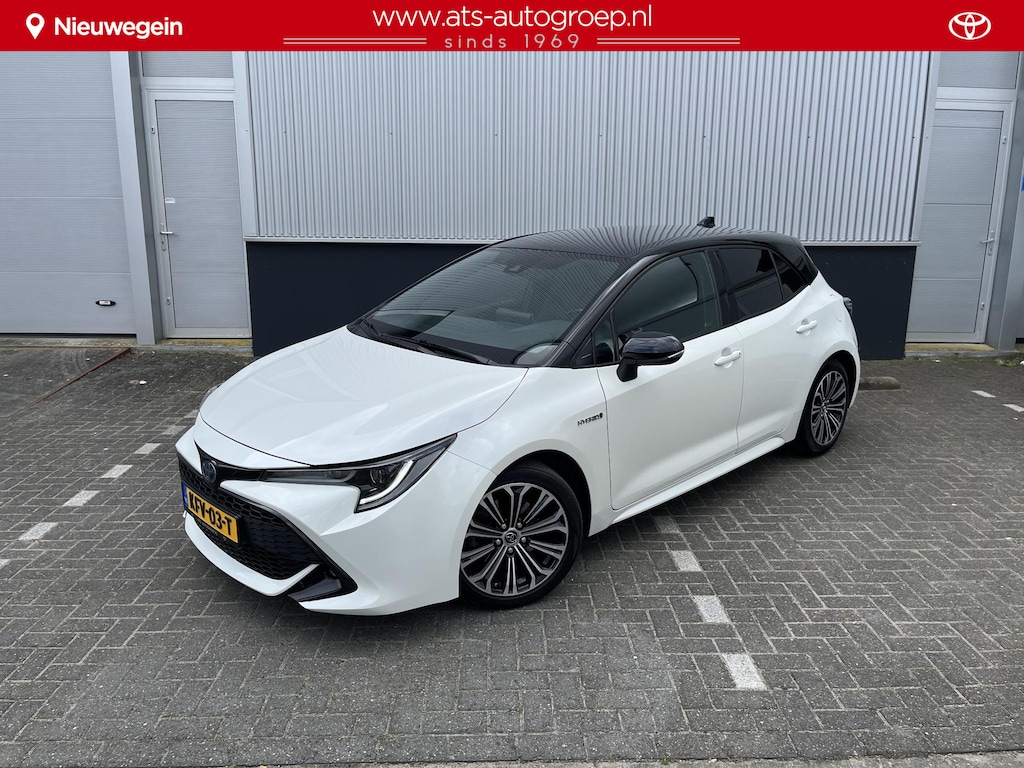 Toyota Corolla 2.0 Hybrid Executive | Bi-Tone