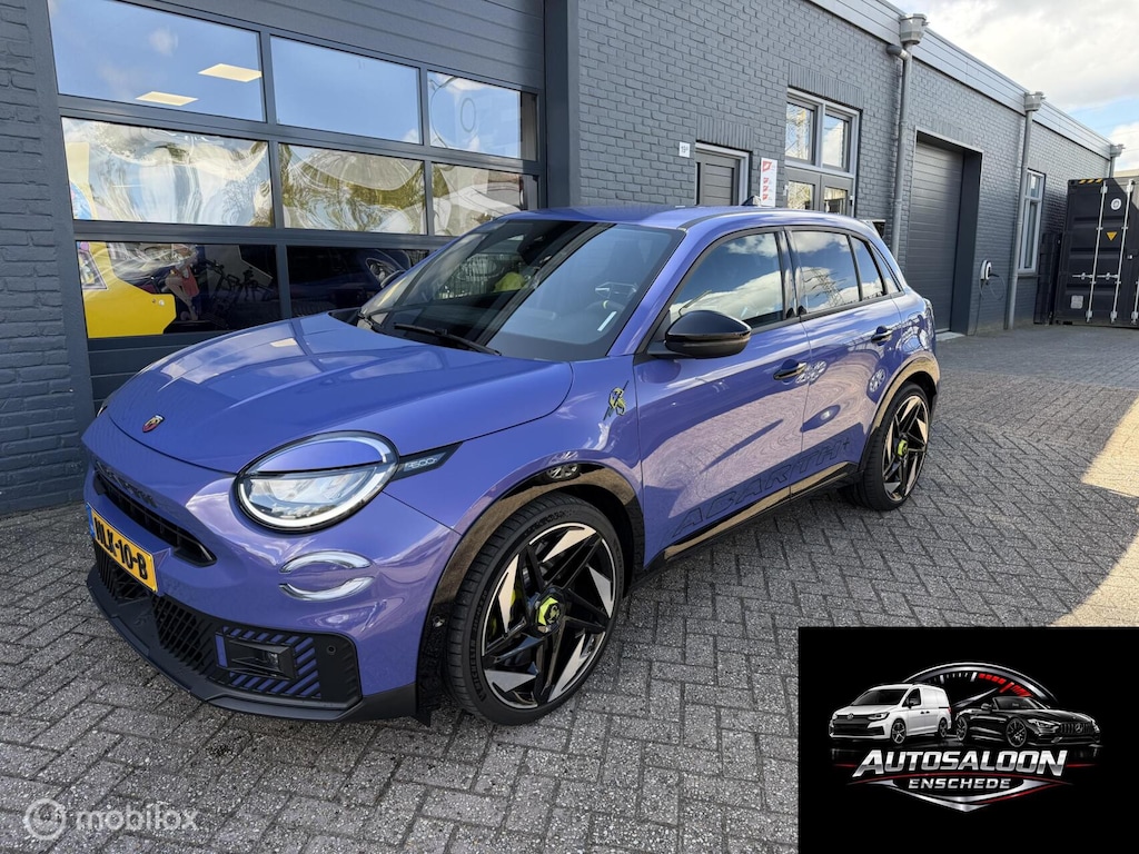 Fiat Abarth 600e Scorpionissima 54 kWh 20" Sabelt Navi