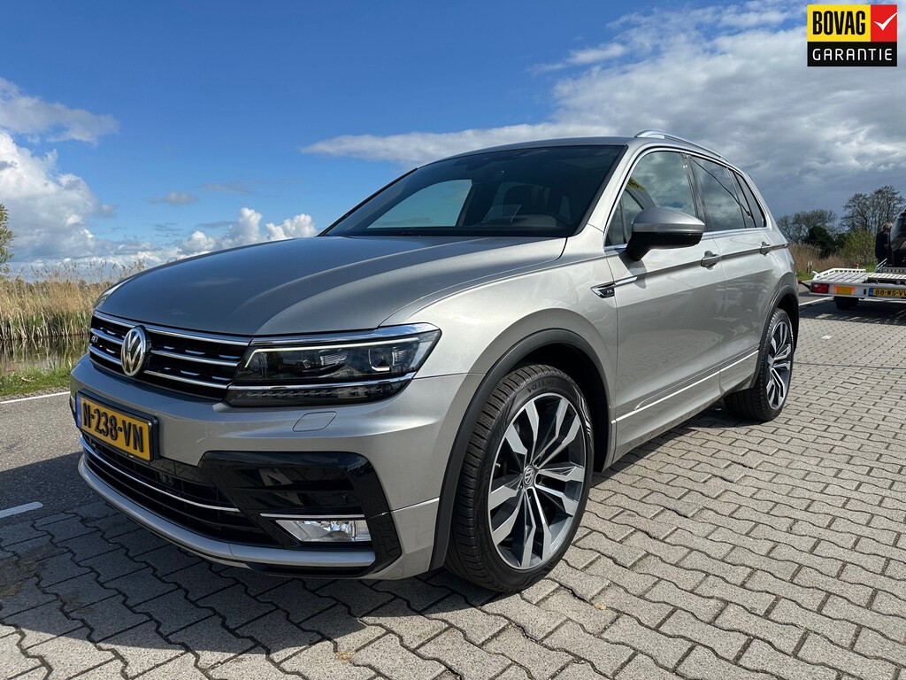 Volkswagen Tiguan 2.0 TSI 4Motion Highline R-Line, Panorama, Keyless, Head-up, Trekhaak, Carplay, Camera, Elektrische stoelen, LED