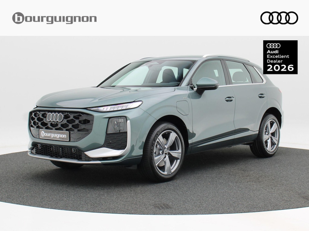 Audi Q3 e-hybrid | S edition | 272 PK Hatchback | 19 inch | Privacyglas | Matrix Led |