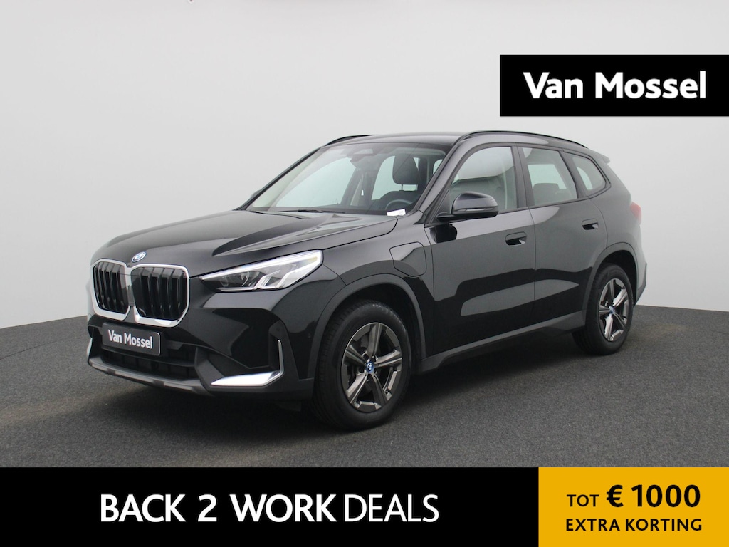 BMW X1 xDrive25e | Automaat | LMV | Parkeer sensoren | Virtual cockpit | Camera | Climate control | Apple carplay  | Navigatie | Elec. achterklep | Leder | Bluetooth | DAB