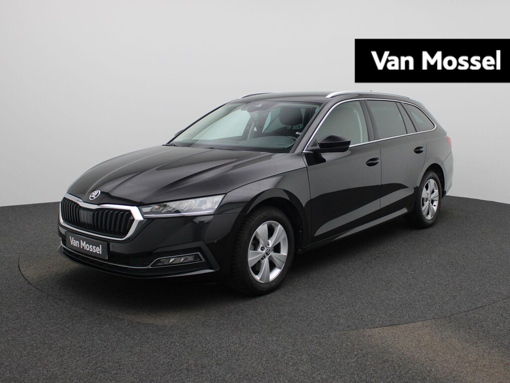 Skoda Octavia Combi 1.0 TSI Ambition | CAMERA | STOEL-STUUR VERWARMING | ELEK.KOFFERBAK | CLIMATE CONTROL | SFEERVERLICHTING | CRUISE CONTROL | PARKEERSENSOREN |
