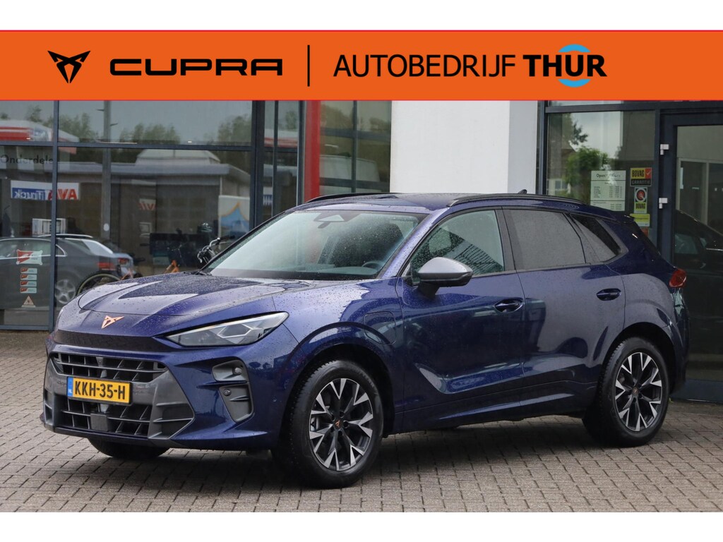 CUPRA Terramar 1.5 TSI e-Hybrid Business SOH 100% | 204PK / 150kW, area view elektrische stoelverstelling met geheugen head up display LED Matrix digital drive pure performance pack trekhaak voorbereiding interieur pakket II 18" LMV met 4 seizoenen banden EDGE pakket intelligent drive pakket privacy glas elektrische achterklep met voetbediening stoelverwarming lederen multifunctioneel verwarmbaar stuurwiel adaptief onderstel key less advanced spiegel pakket klasse III alarm park assist ACC