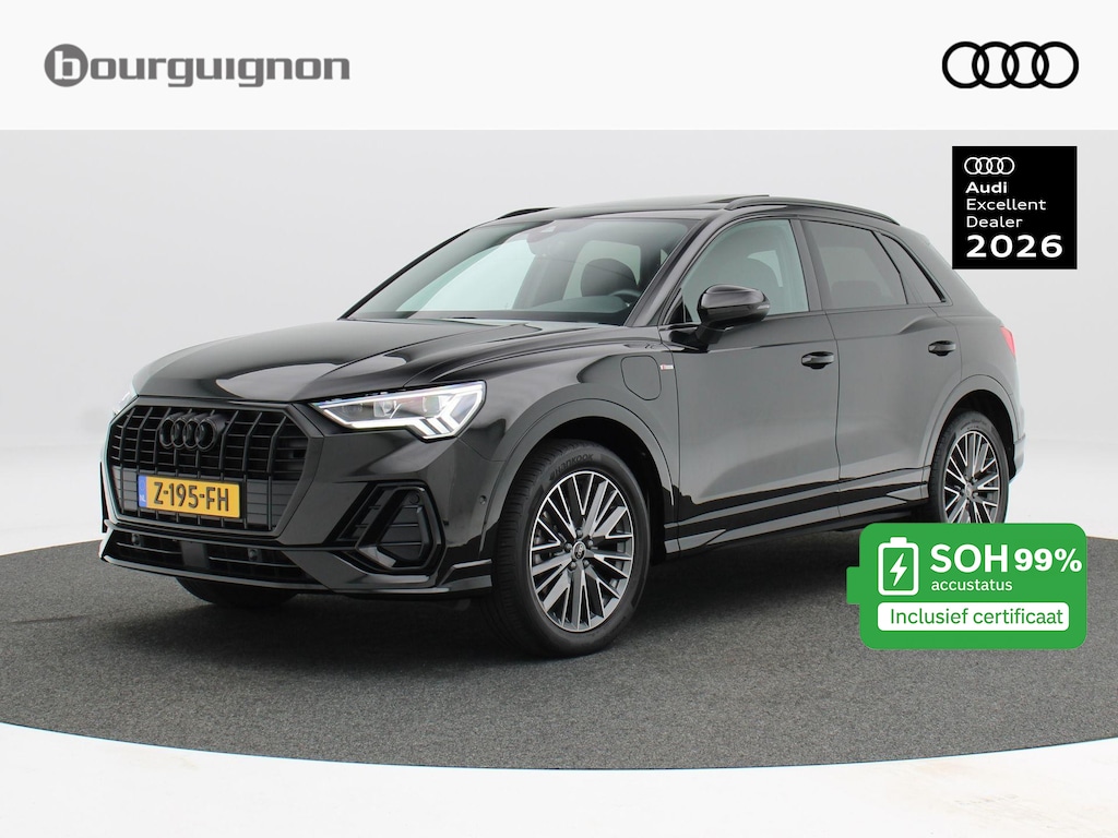 Audi Q3 45 TFSi e 245 Pk Automaat S-Line | Trekhaak | Panorama dak | Stoelverwarming | Adaptive Cruise | Stoelverwarming | Camera | CarPlay | 19 Inch Navigatie | 54.289 Km !!