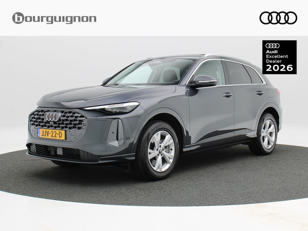 Audi Q5 2.0 TFSi e-hybrid quattro 300 Pk Advanced edition | Stoelverwarming | Camera | Panorama dak | Adaptive Cruise | CarPlay | Trekhaak | 18 Inch | 3.289 Km !!
