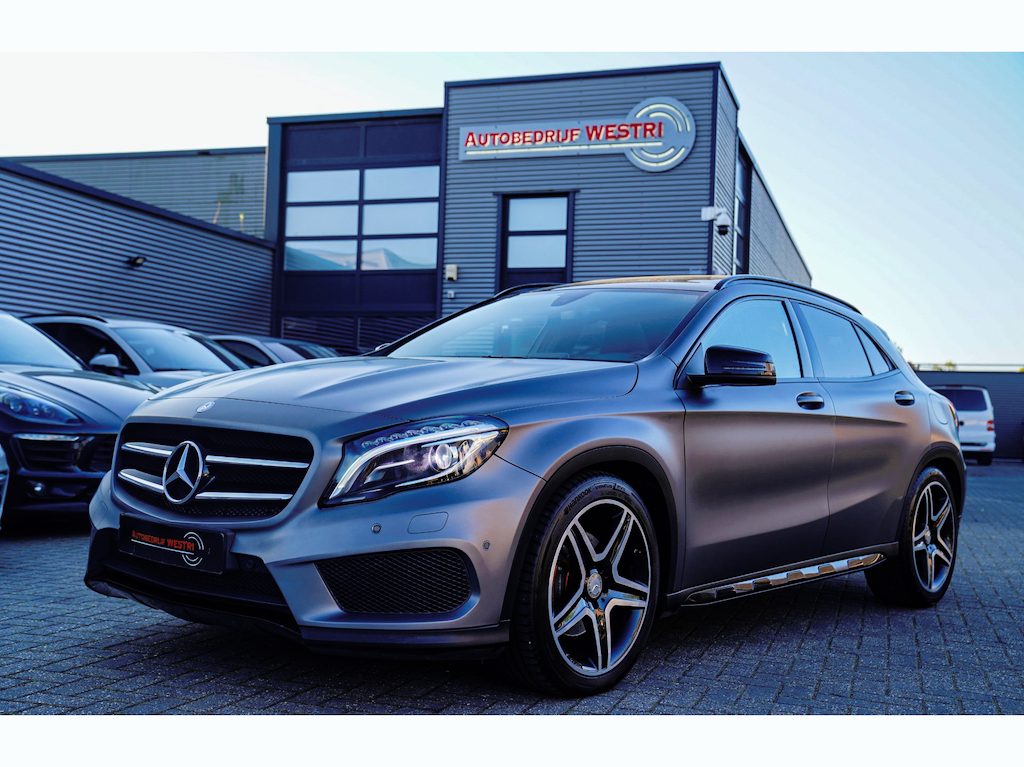 Mercedes-Benz GLA 250 Business | Panorama | Camera | Sportstoelen