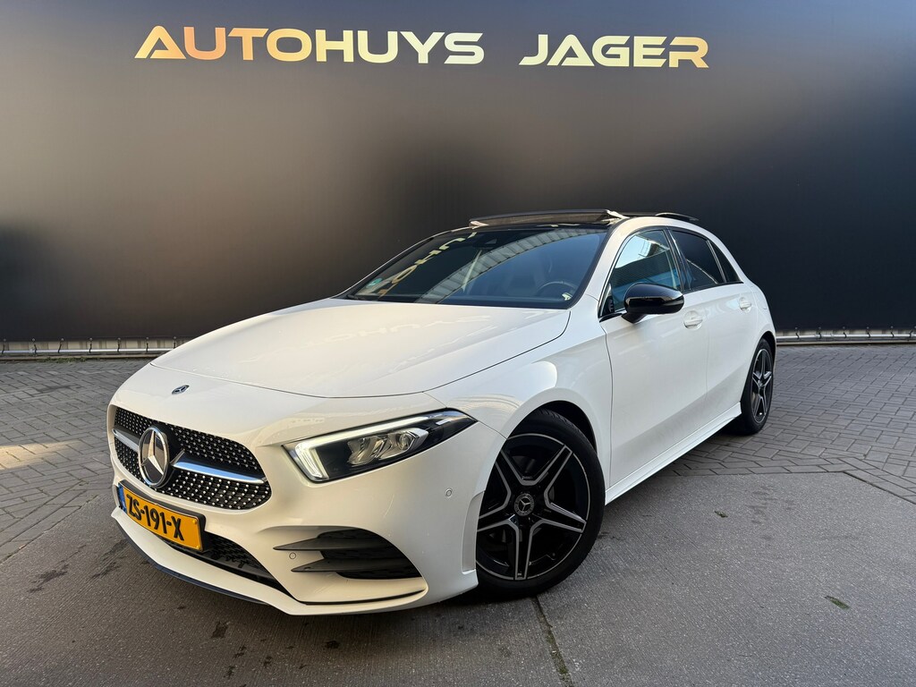 Mercedes-Benz A-klasse 180 Business Solution AMG Night Upgrade Pano Camera Carplay