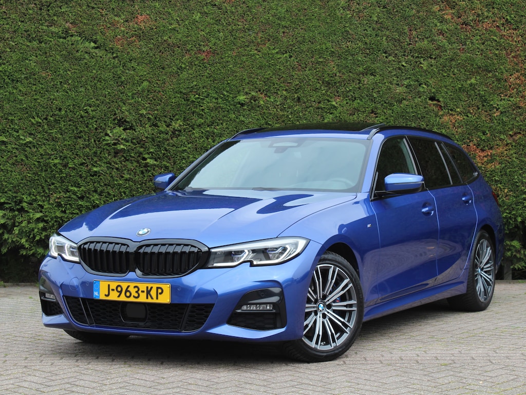 BMW 3-Serie Touring 330d xDrive High Executive M Sport | Panoramadak | Camera | Carplay