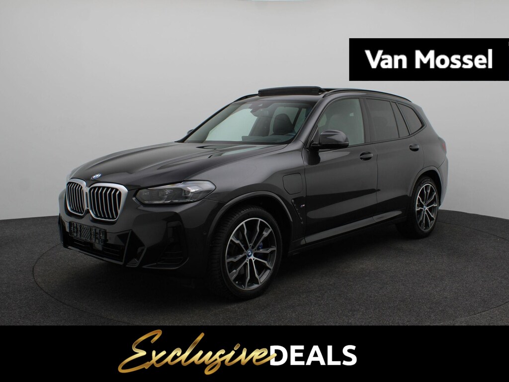 BMW X3 xDrive30e High Executive | M-Sport plus Pack |Heads up display | All Season Banden | Comfort Access | Panoramadak | Harman Kardon |